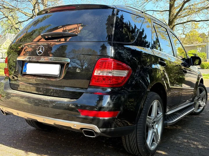 Mercedes-Benz ML 500