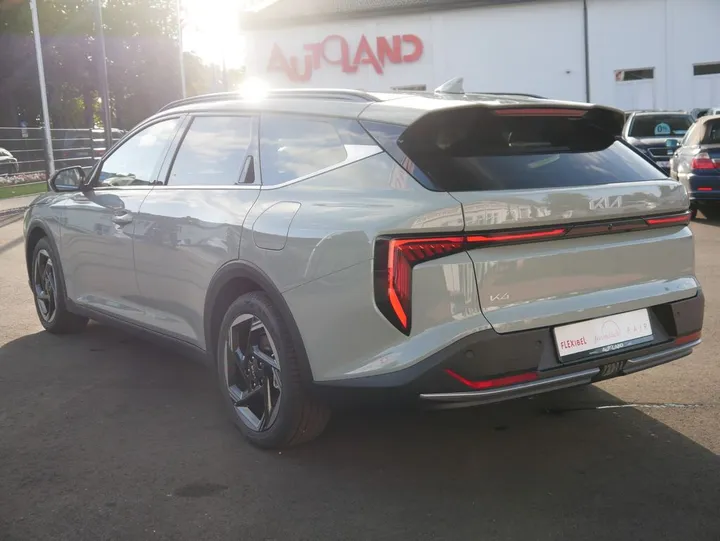 Kia K4