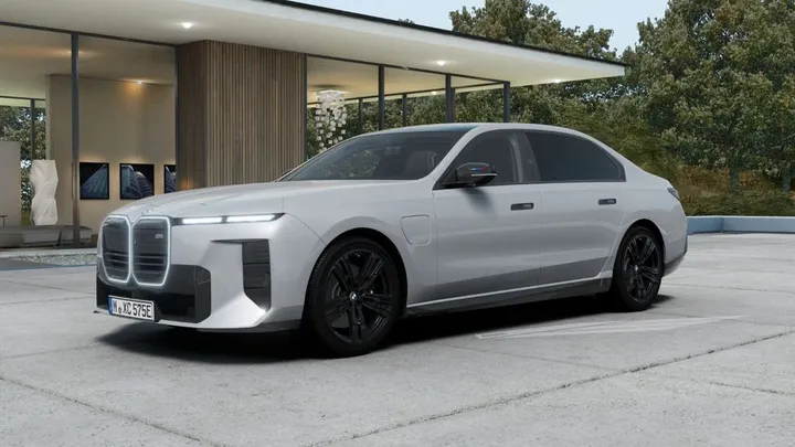 BMW M760