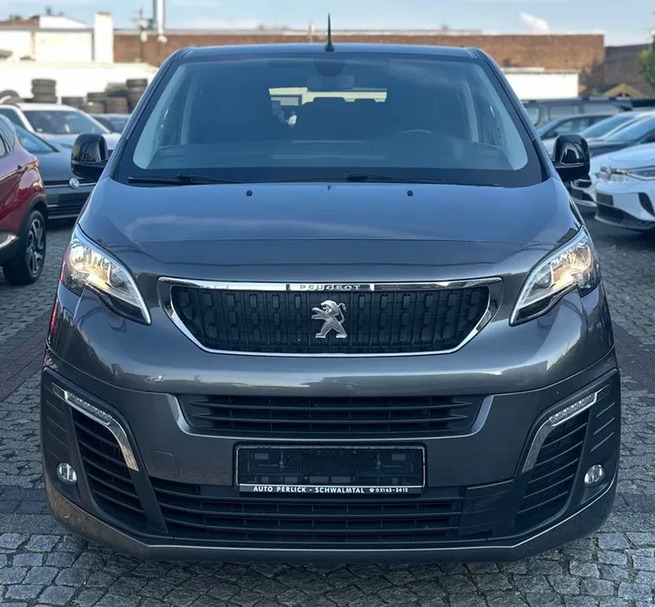 Peugeot Traveller
