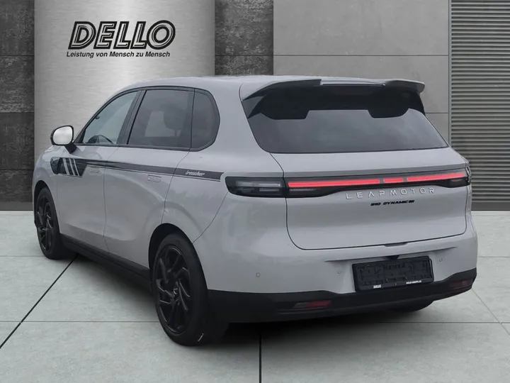 Leapmotor B10