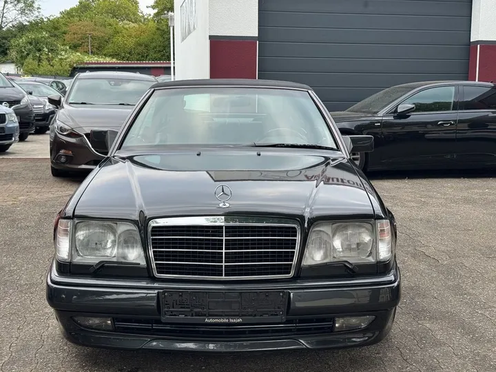 Mercedes-Benz E 320