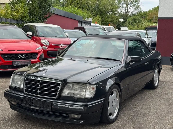 Mercedes-Benz E 320