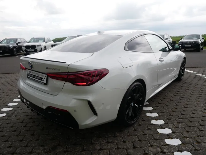 BMW M440