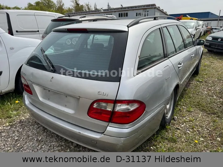 Mercedes-Benz 220