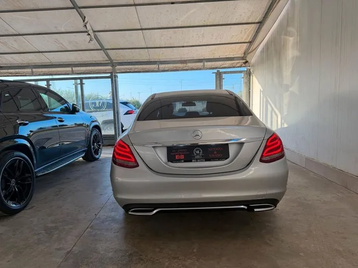Mercedes-Benz C 220