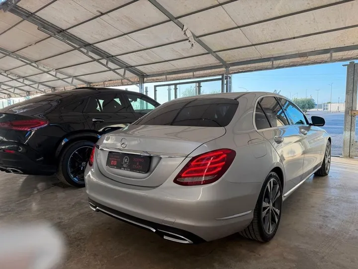 Mercedes-Benz C 220