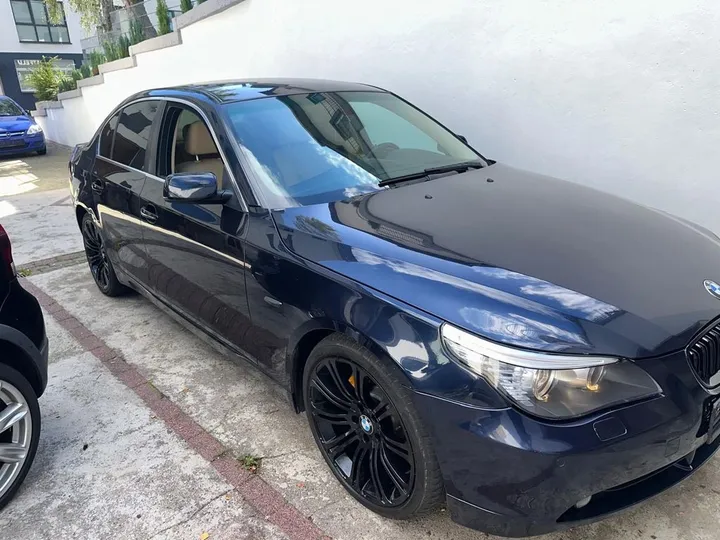 BMW 523