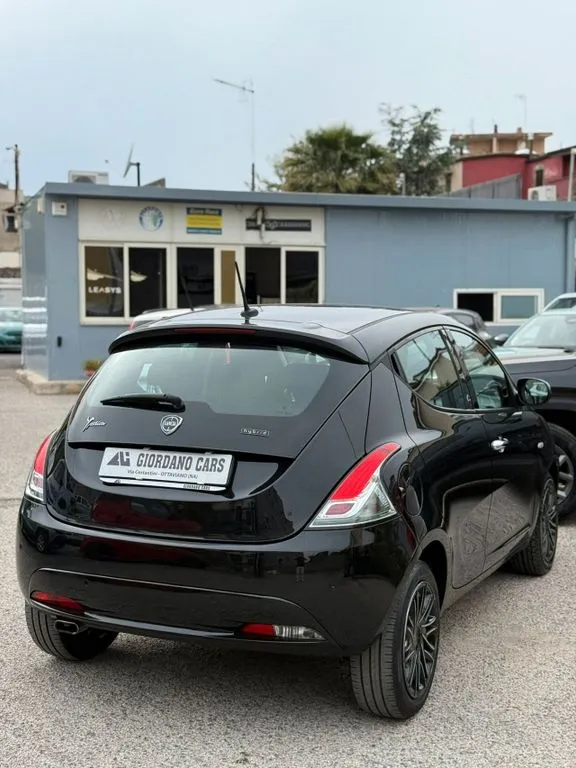 Lancia Ypsilon