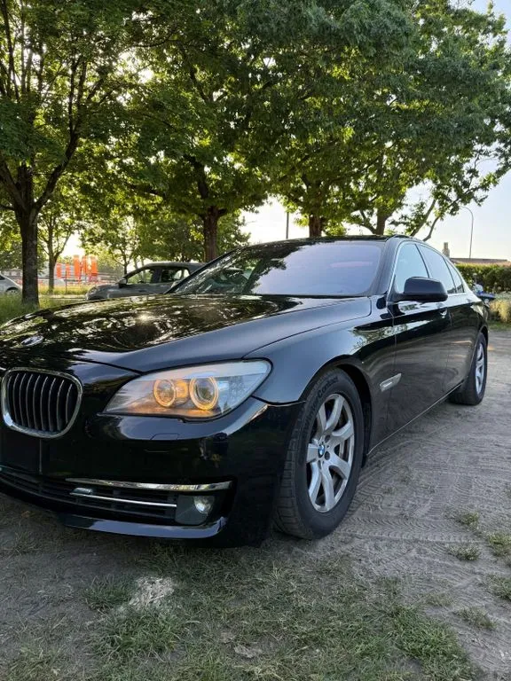 BMW 730