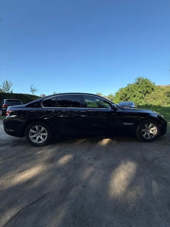 BMW 730