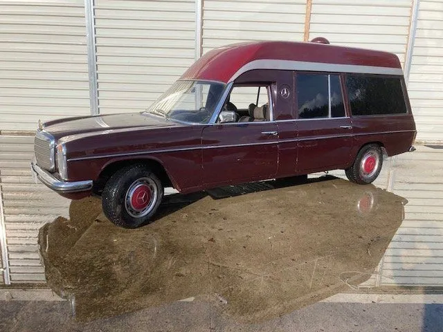 Mercedes-Benz 240