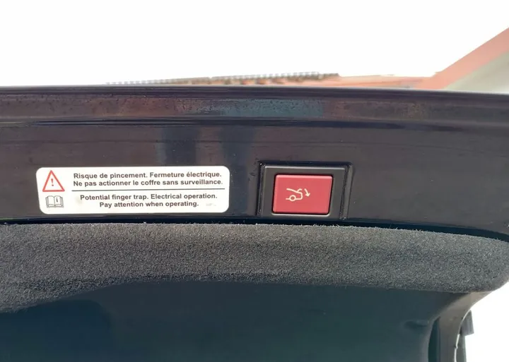 Peugeot 607