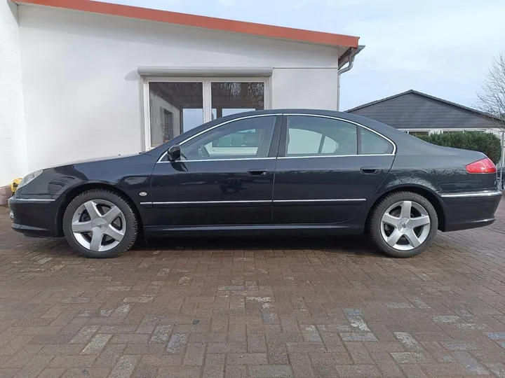 Peugeot 607