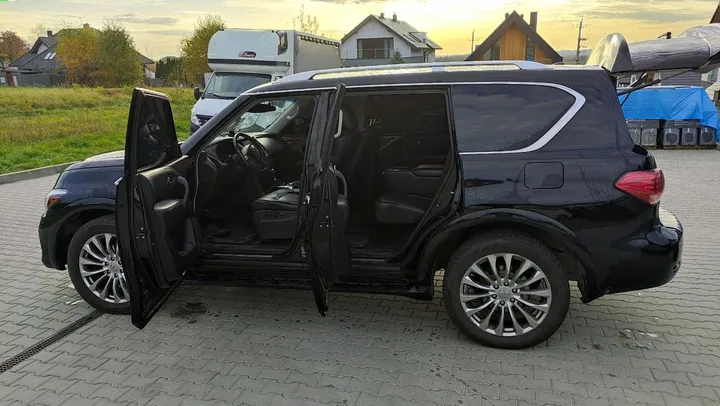 Infiniti QX80