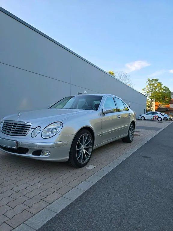 Mercedes-Benz E 220