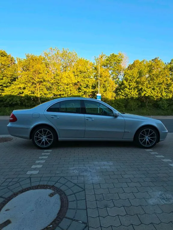 Mercedes-Benz E 220