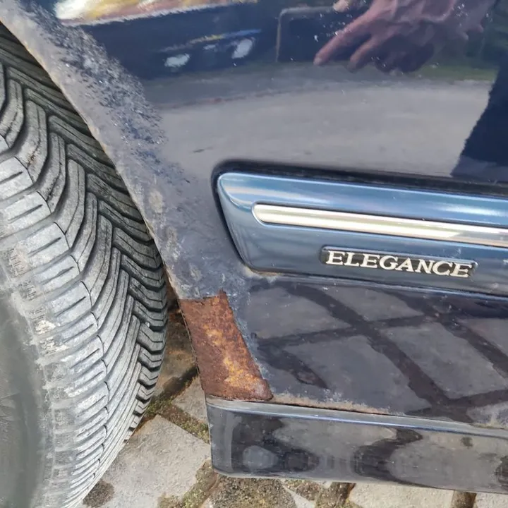 Mercedes-Benz E 240