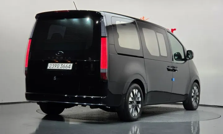 Hyundai Staria