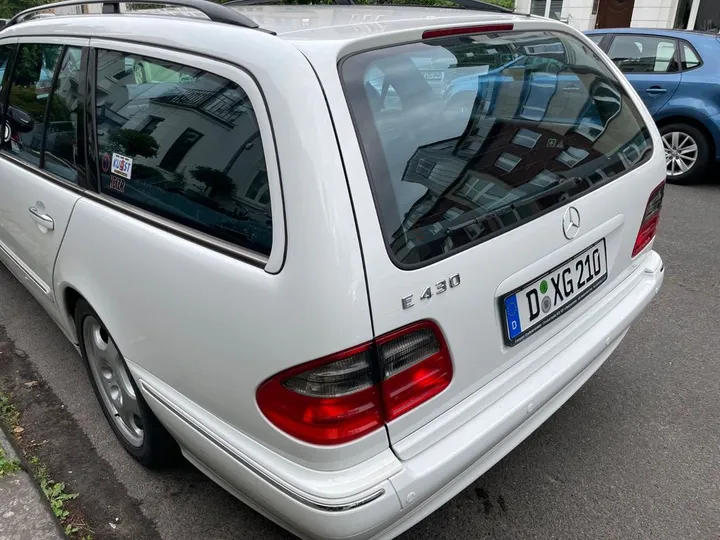 Mercedes-Benz E 430