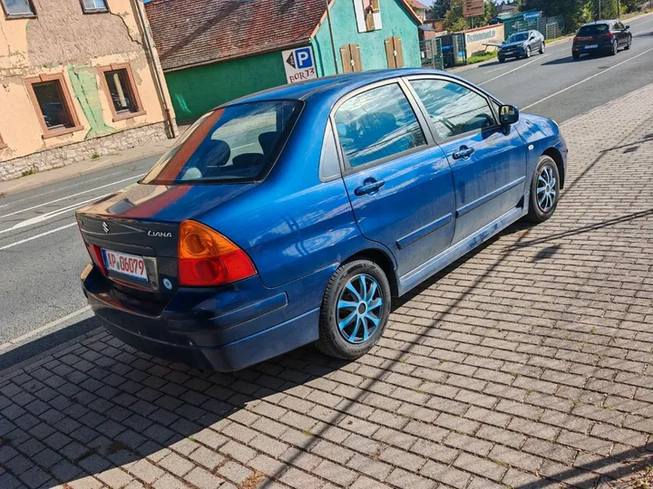Suzuki Liana