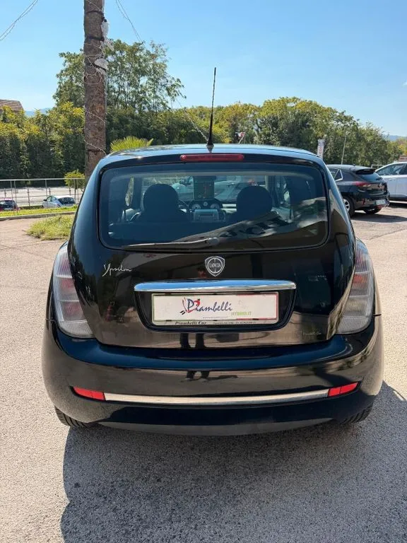 Lancia Ypsilon