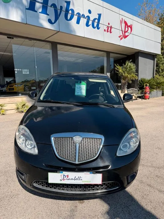 Lancia Ypsilon