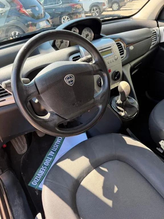 Lancia Ypsilon