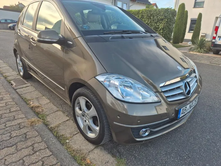 Mercedes-Benz A 200