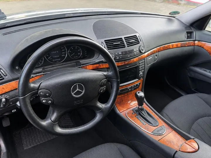 Mercedes-Benz E 220