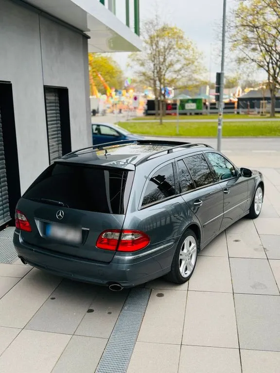 Mercedes-Benz E 320