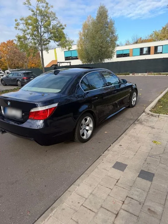 BMW 525