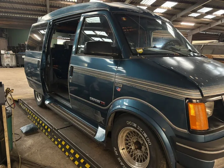 GMC Safari
