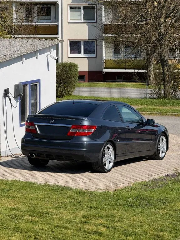 Mercedes-Benz CLC 220