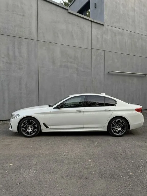 BMW 525