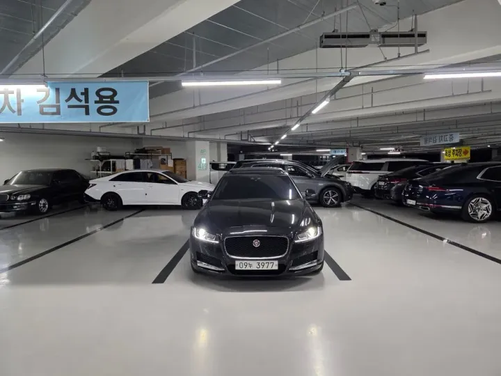Jaguar XF