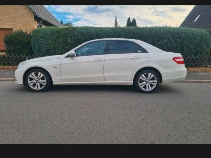 Mercedes-Benz E 200