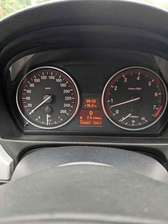 BMW 330