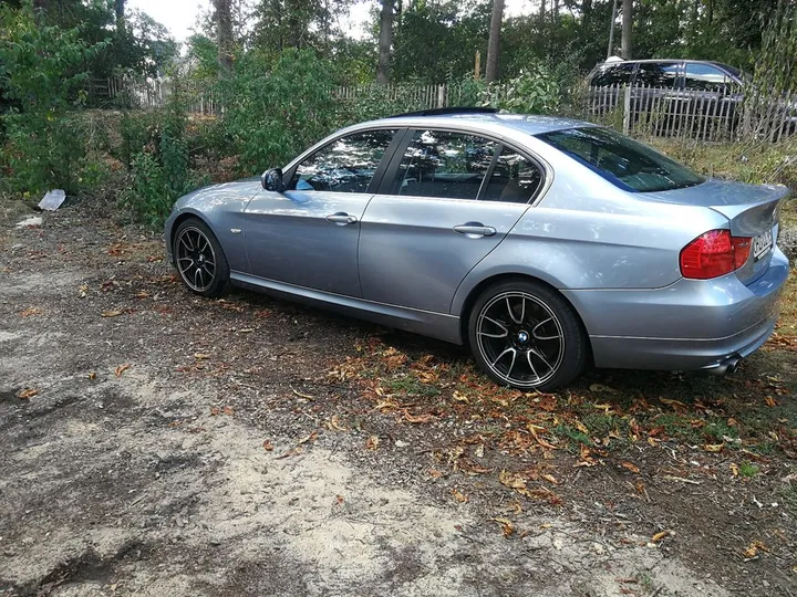 BMW 330