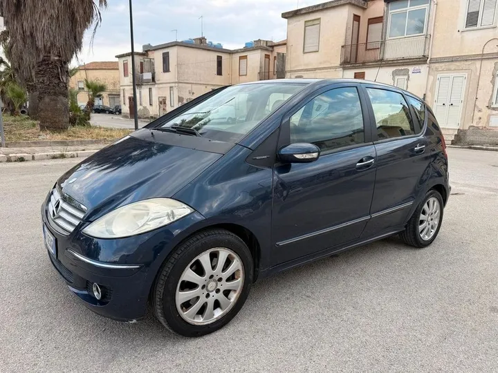 Mercedes-Benz A 200