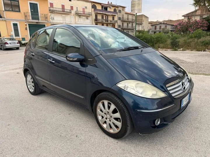 Mercedes-Benz A 200