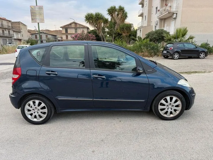 Mercedes-Benz A 200