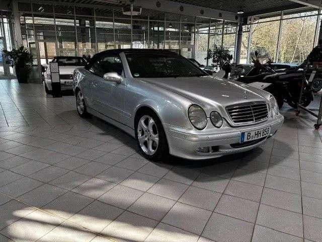 Mercedes-Benz CLK 230