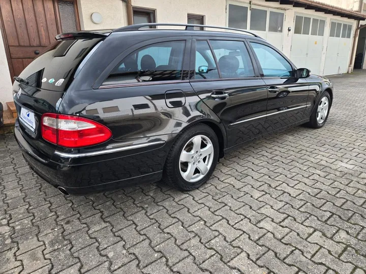 Mercedes-Benz E 320