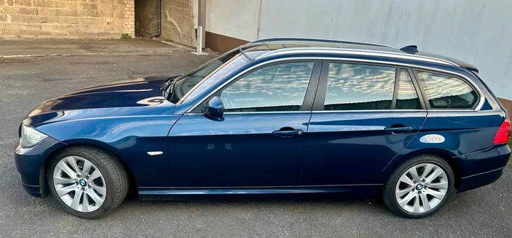 BMW 330