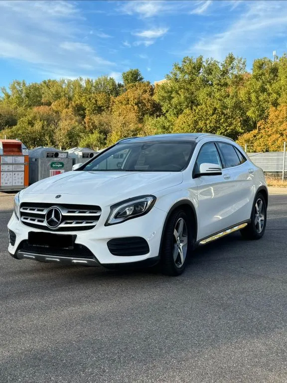 Mercedes-Benz GLA 200