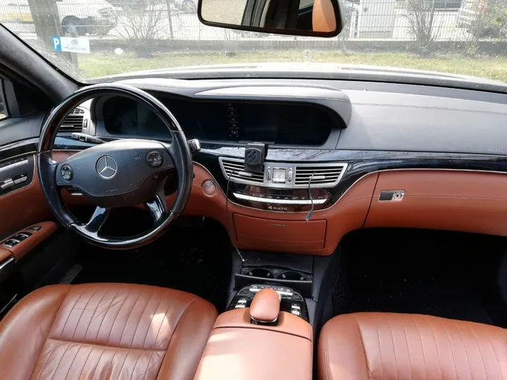 Mercedes-Benz S 320