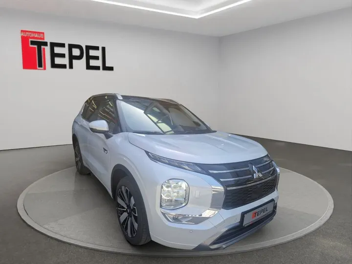 Mitsubishi Plug-in Hybrid Outlander