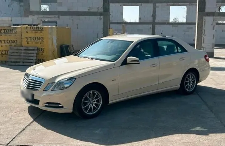 Mercedes-Benz E 200