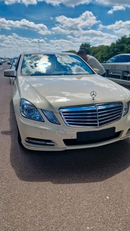Mercedes-Benz E 200
